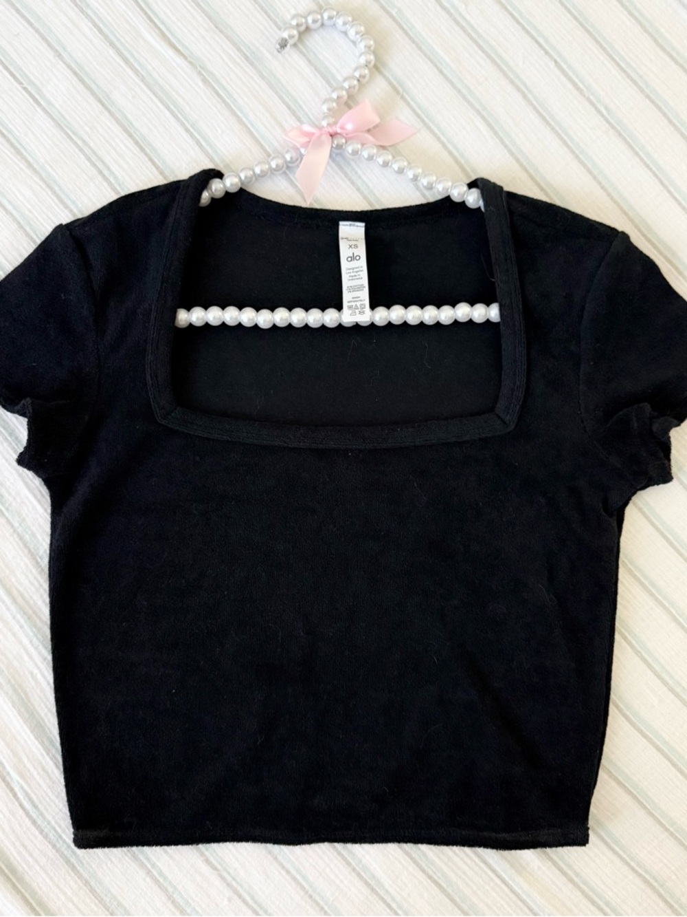 ALO YOGA XS Crop Top Black Short Sleeve Crop Top Tee Beach Party Festival